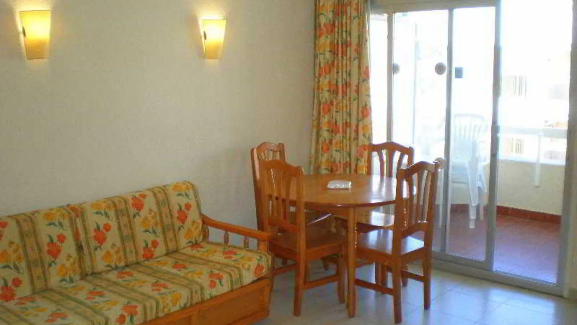 Rentalmar Alboran Apartments Salou