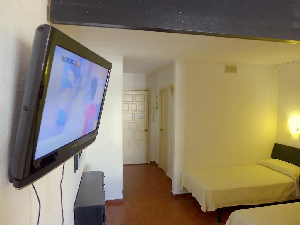 Rentalmar Alboran Apartments 살루